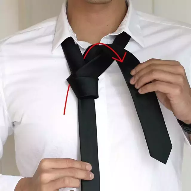 懒人领带怎么系（上班族必学最简单的系领带方法图片）-4