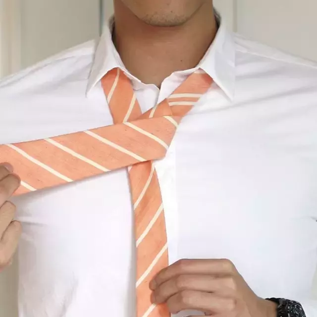 懒人领带怎么系（上班族必学最简单的系领带方法图片）-9