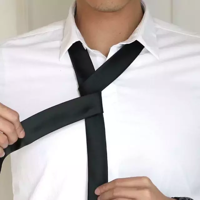 懒人领带怎么系（上班族必学最简单的系领带方法图片）-3