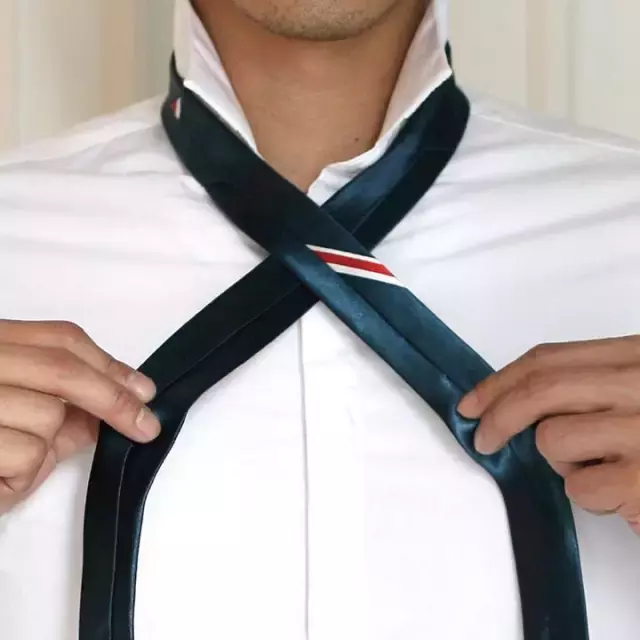 懒人领带怎么系（上班族必学最简单的系领带方法图片）-27