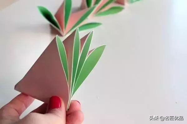 纸花怎么折（几种简单折纸花教程）-30
