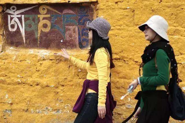 扎西德勒藏文什么意思（去西藏旅游必学的十句藏语及其含义）